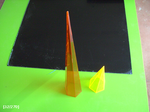 acrylic πυραμίδες